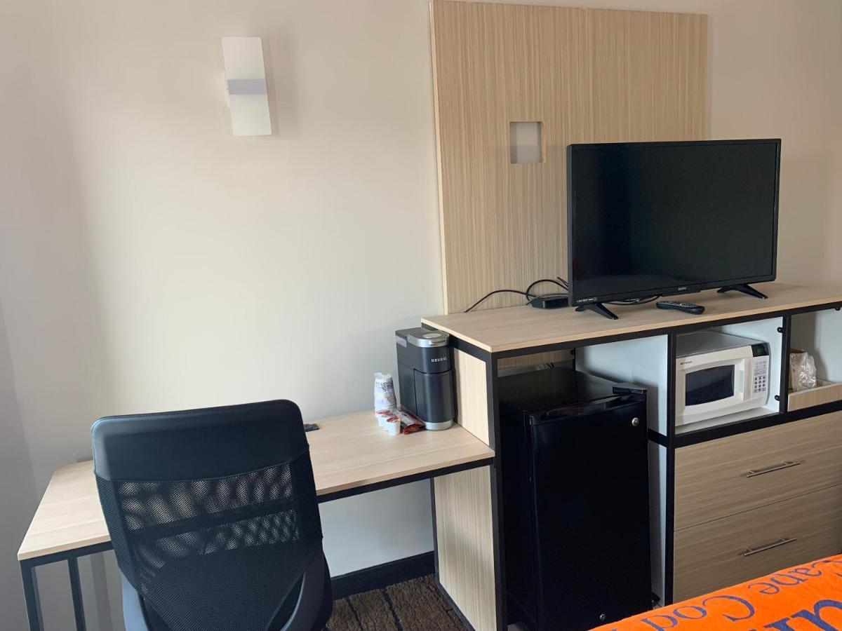 Sunbird Cape Cod Annex Hotel Уест Ярмут Екстериор снимка