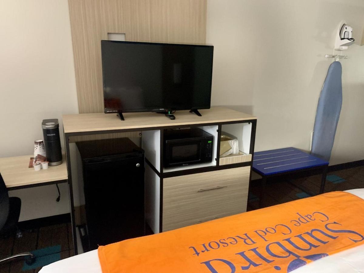 Sunbird Cape Cod Annex Hotel Уест Ярмут Екстериор снимка