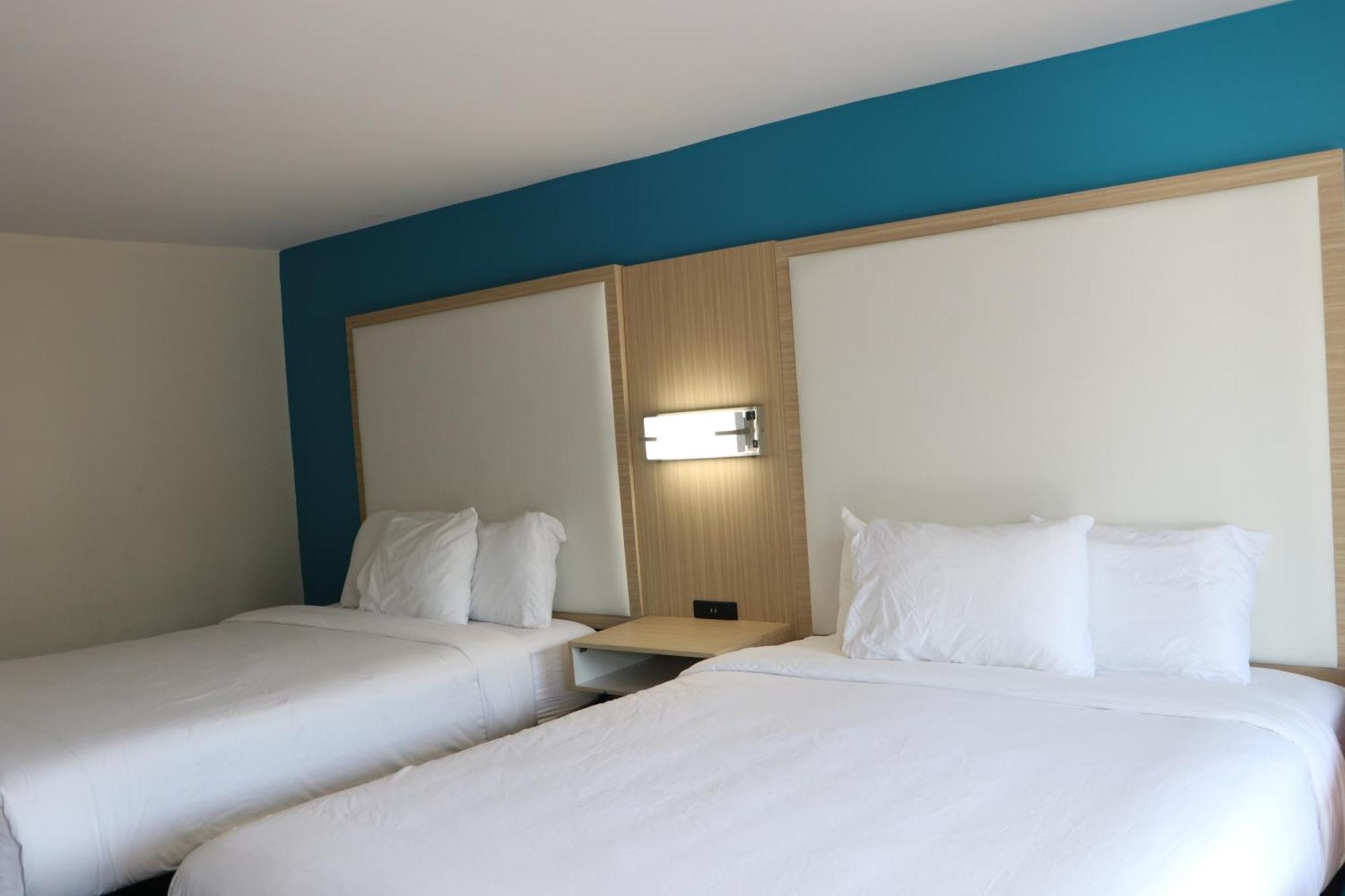 Sunbird Cape Cod Annex Hotel Уест Ярмут Екстериор снимка