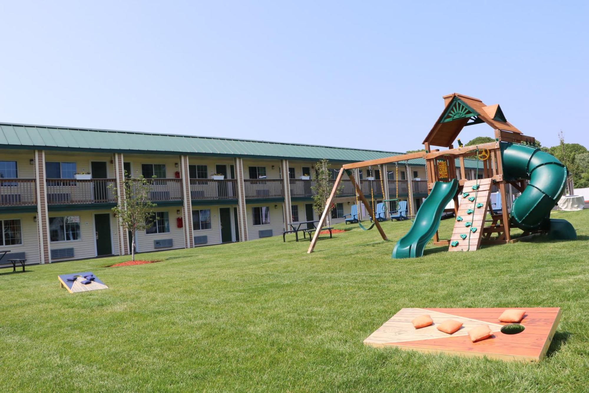 Sunbird Cape Cod Annex Hotel Уест Ярмут Екстериор снимка